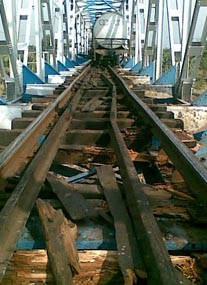 Crane Didatangkan, 3 Gerbong KA Berhasil Dievakuasi