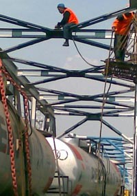 Percepat Evakuasi, PT KA Potong Jembatan