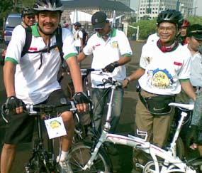 Bersepeda, Andi Mallarangeng Takut  Disangka Gila