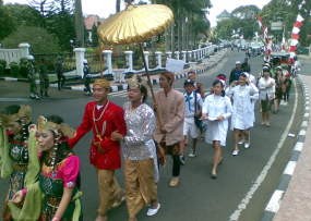 300 Orang Ramaikan Pawai Kendaraan Non BBM