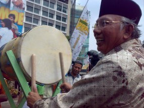Mensos: Zakat Tak Akan Lapuk oleh Zaman