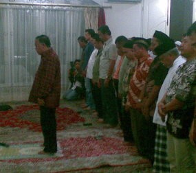 Ultah Setengah Abad, Din Gandeng Akbar Tarawih Bareng