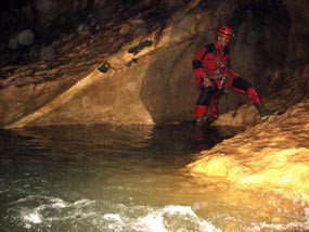 Goa Sungai Bawah Tanah Ditemukan