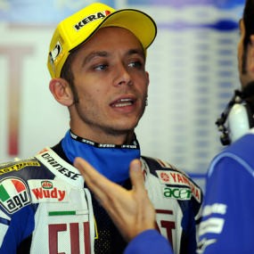 Rossi: Stoner Jatuh karena Tekanan