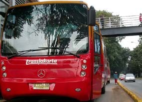 Sopir TransJ Koridor II dan III Mogok, Armada Bantuan Dikerahkan