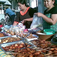 Mulai Dari Es Degan, Nasi Pecel Hingga Ayam Panggang