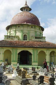 Geliat Ramadan di Makam Raja-Raja Sumenep