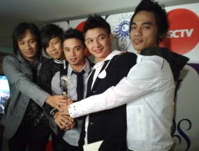 Ungu Selalu Kompak Karena Satu Tubuh