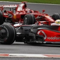 Petaka Buat Kimi, Hamilton Menang!