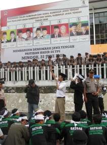 PKB Gus Dur Geruduk KPUD Jateng