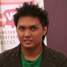 Icha Jikustik Berbagi Pesan Nabi Lewat Lagu