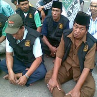 Tiba di Kantor KPU Jatim, Kader PKB Gelar Dzikir