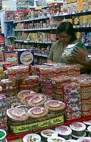 Mamin Kadaluarsa Banyak Ditemukan di Swalayan Malang