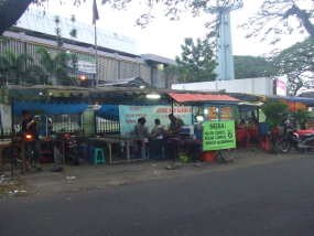 Berbuka Puasa di Masjid Istiqomah