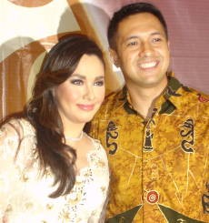 Ari Sihasale Rajin Temani Nia Zulkarnaen Puasa