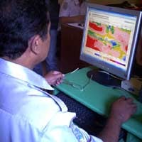Puasa ke-12, Surabaya Disapa Gerimis