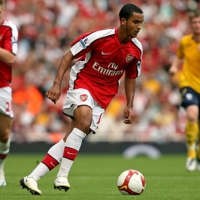 Walcott Belum Tentu Starter