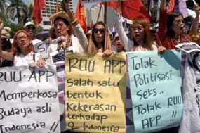 FPDIP Lobi Bamus DPR Tak Bawa RUU Pornografi ke Paripurna