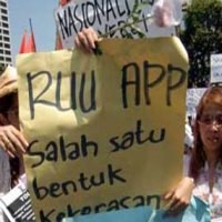 RUU Pornografi Beri Amunisi untuk Anarki