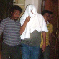 Pemilik Pabrik Shabu dan Barang Bukti Dibawa ke Surabaya