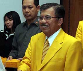 Disindir Tak Puasa, Kalla Kagumi Pelayan Kafe di Madrid