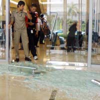 Pintu Senayan City Tiba-tiba Jatuh, Pengunjung Panik