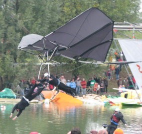 Festival Terbang Nyentrik Tandai Akhir Musim Panas
