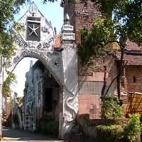 Hanya Ingat Mati Saat Berada di Masjid Bawah Tanah