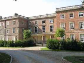 Merasa Dihantui, Jutawan Inggris Jual Kembali Rumahnya