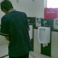 Toilet untuk Penyandang Cacat di Bandara Soekarno-Hatta