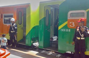 SBY Lepas Kereta Matarmaja, Penumpang Bersorak