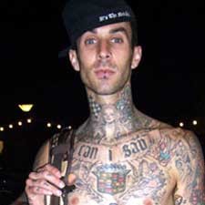 Kecelakaan Travis Barker Gara-gara Ban Pesawat Meletus