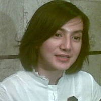 Wanda Hamidah Melahirkan di Dalam Air