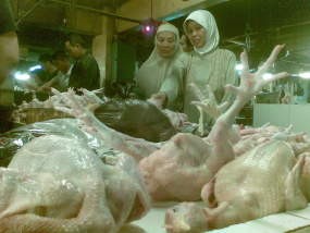 H-2 Harga Daging Ayam Diprediksi Tembus Rp 30 Ribu