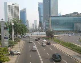 Asyiknya Meluncur 80 Km/Jam di Thamrin