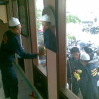 Relawan DMI Jabar Bersihkan Masjid Untuk Pemudik