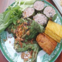 Nikmatnya Bersantap di Ampera