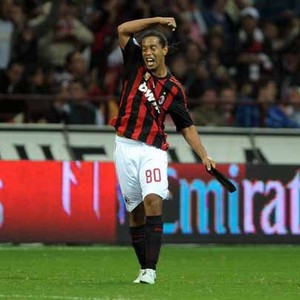 Teruslah Menari, Dinho