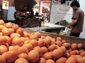 Pedagang Jual Mahal Sambut Lebaran