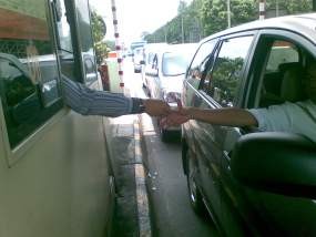 Gerbang Tol Pasteur Sepi