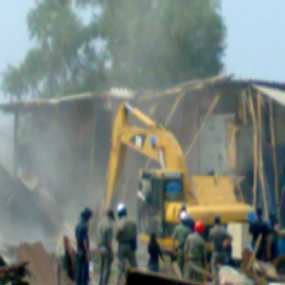 Ratusan Bangunan Ilegal di Kayu Putih Dibongkar