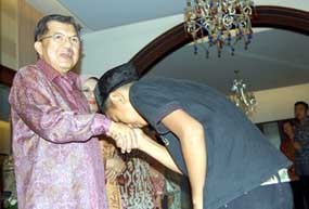 Warga Makassar Kecewa Open House JK Ditutup Lebih Cepat