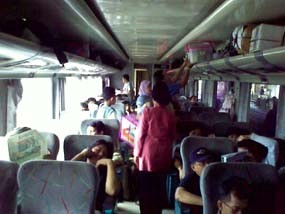 H+4, Tiket KA Stasiun Jember Ludes Diserbu Penumpang