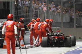 Ferrari Badut di Sirkus GP Singapura