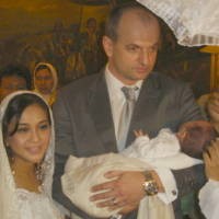 Suami Paramitha Rusady Absen Saat Lebaran