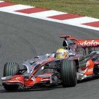 Hamilton Ungguli Massa