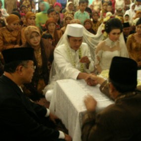 Hari Ini, Striker Persib Zaenal Arif Melepas Lajang