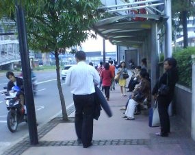 Ironis, Tidak Ada Tong Sampah di Jl Sudirman & Thamrin