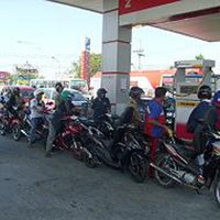 Premium di Malang Langka, Antrean di SPBU Mengular