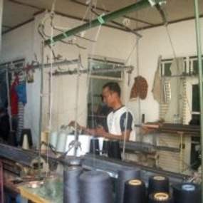 Pengrajin Binong Jati Terus Desak Pembangunan Jalan Tembus 